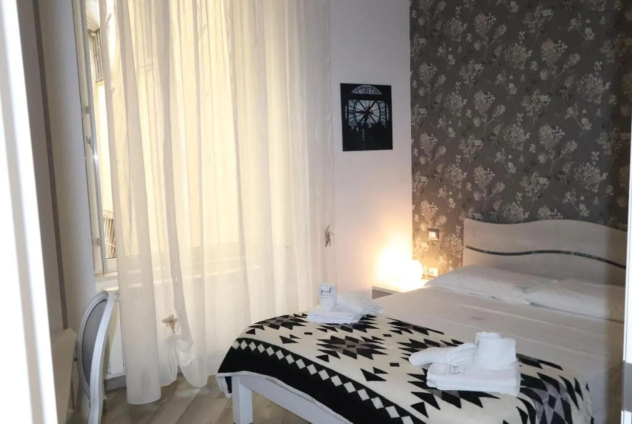 נאפולי Hermes Rooms For Tourists 2*,  איטליה