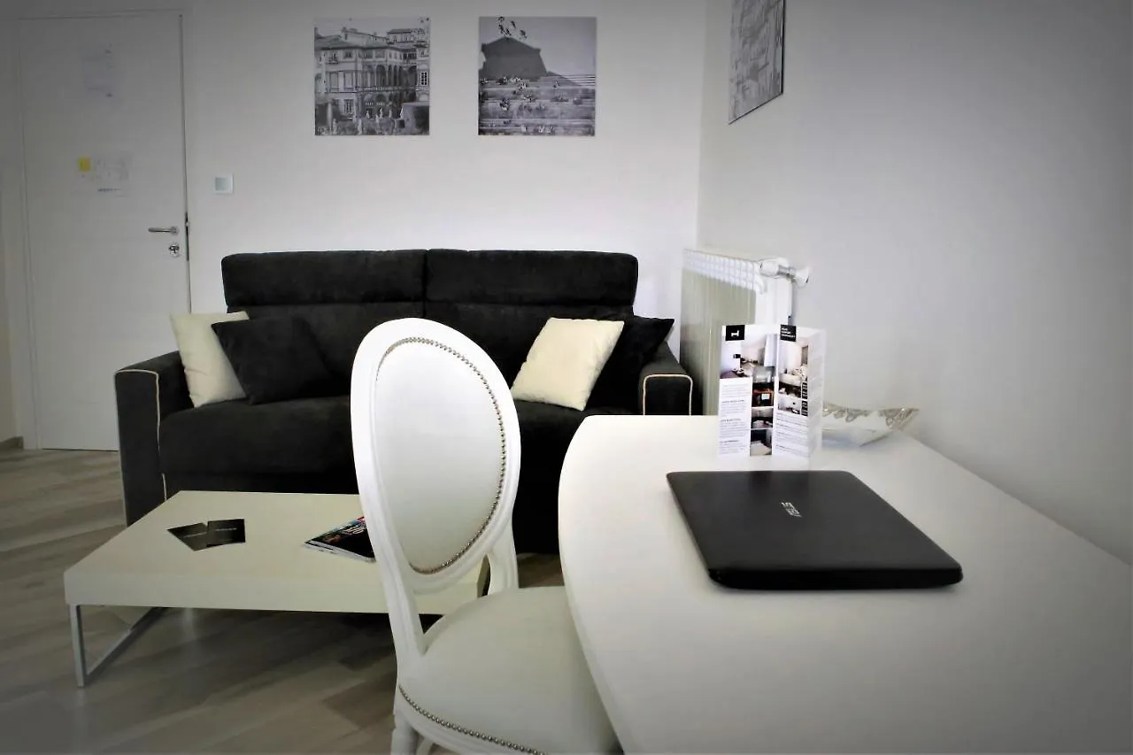 נאפולי Hermes Rooms For Tourists בית הארחה
