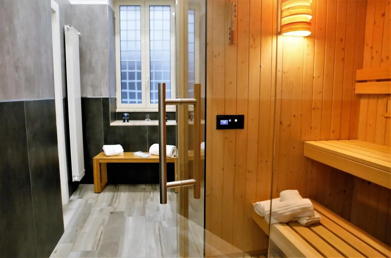 נאפולי Hermes Rooms For Tourists 2*,