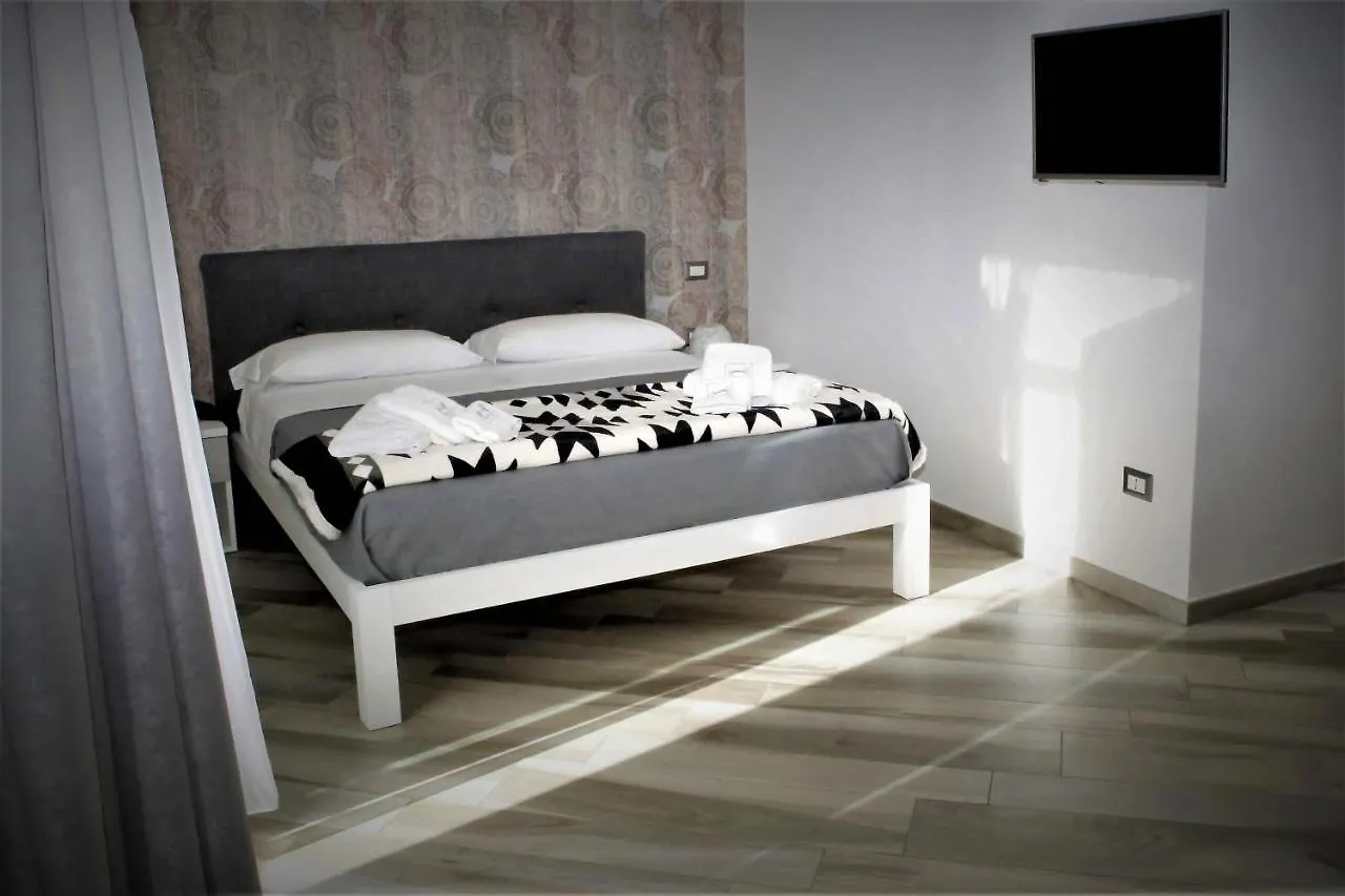 נאפולי Hermes Rooms For Tourists בית הארחה