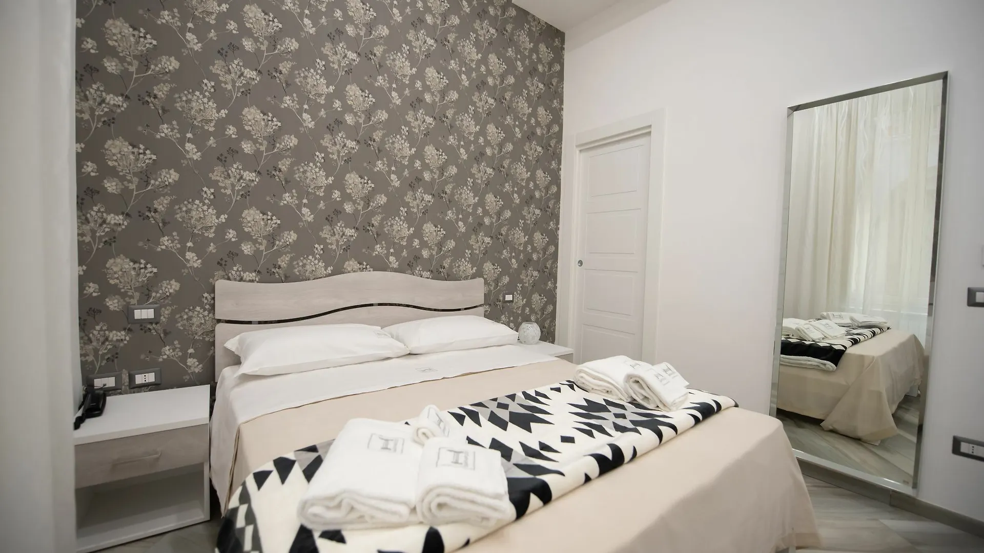 ** Gasthof Hermes Rooms For Tourists Neapel Italien