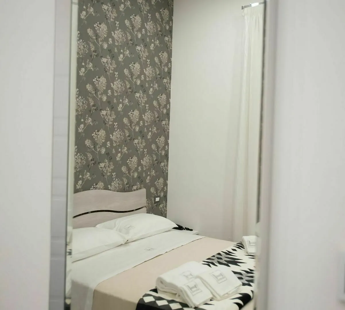 Gasthof Hermes Rooms For Tourists Neapel